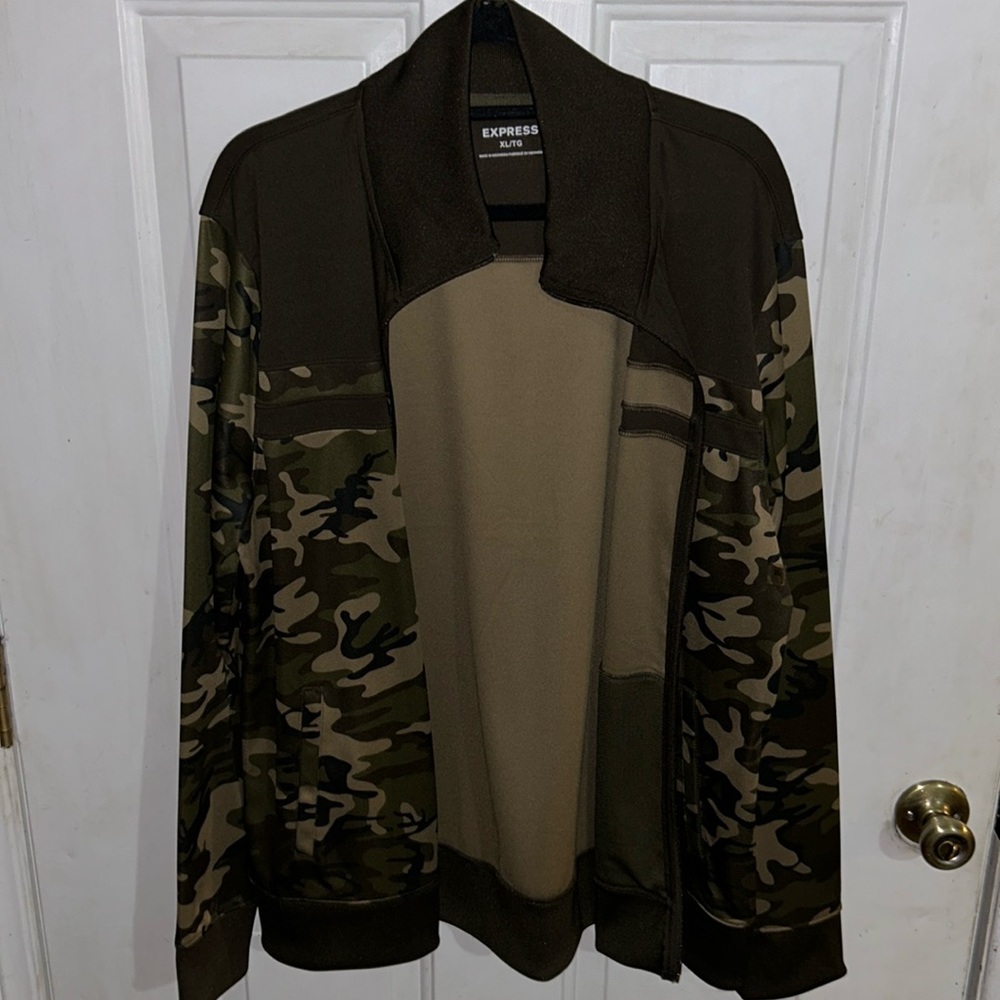 Express Camo Zip Up Jacket